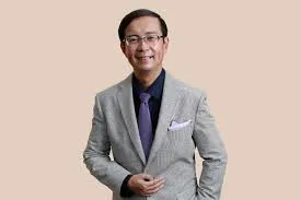 Daniel Zhang, CEO of Alibaba, introduces Tongyi Qianwen, a rival to ChatGPT