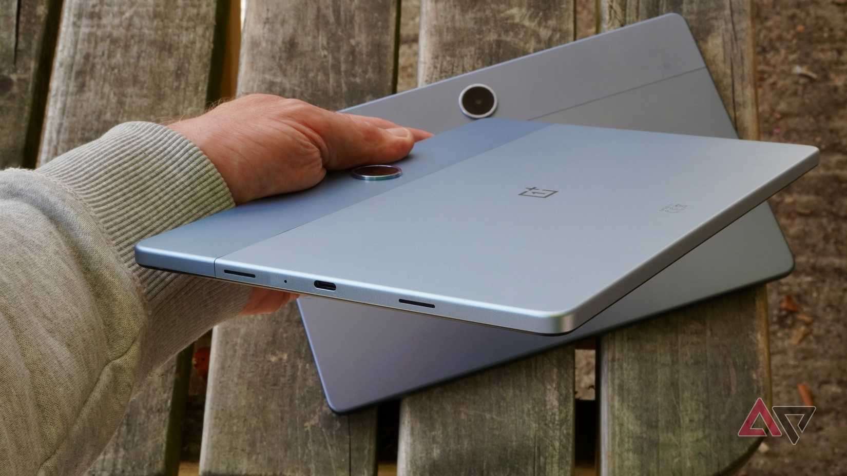 A close-up of the Samsung Wireless Charger Duo.