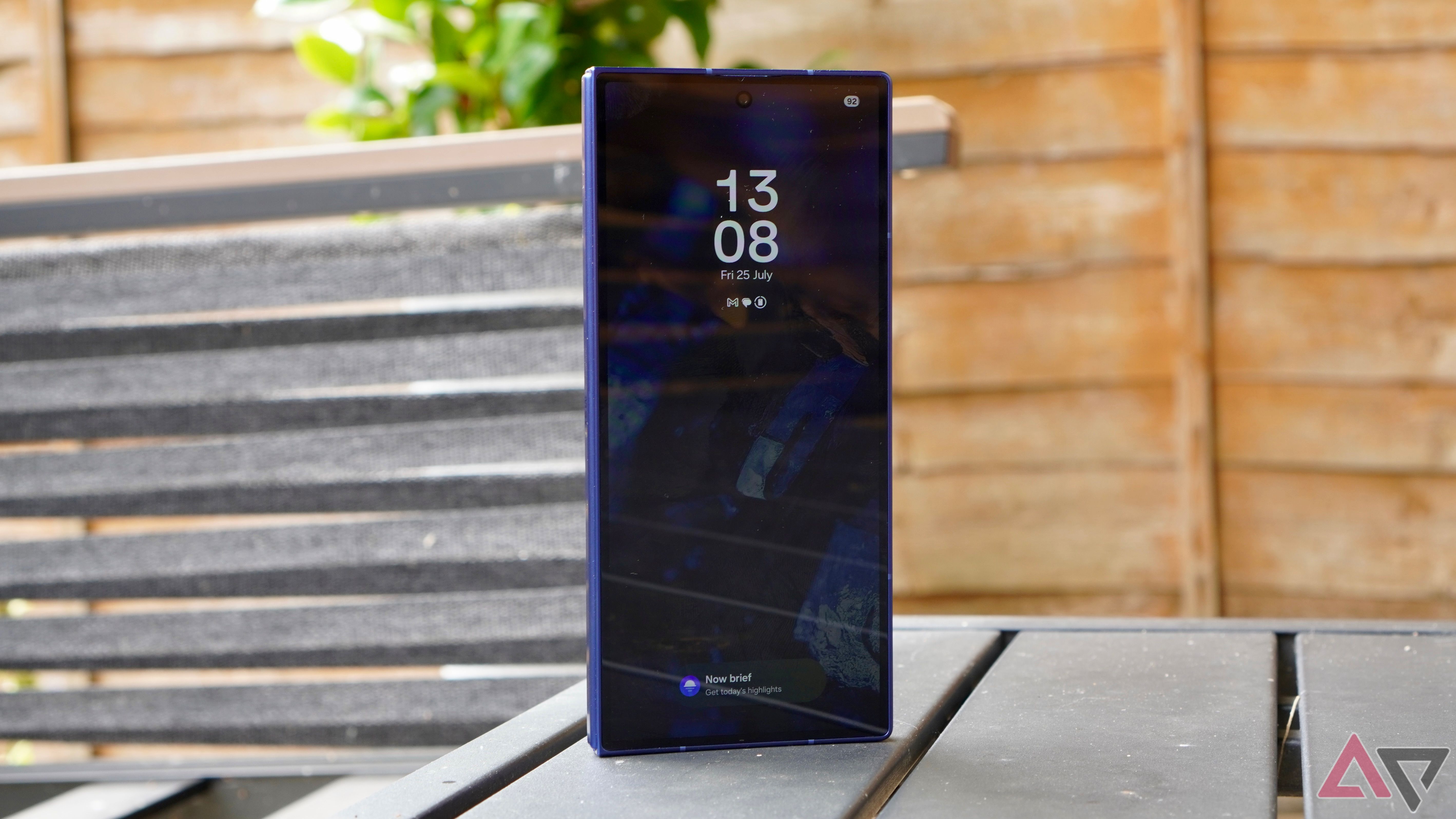 galaxy-z-fold-7-lockJPG