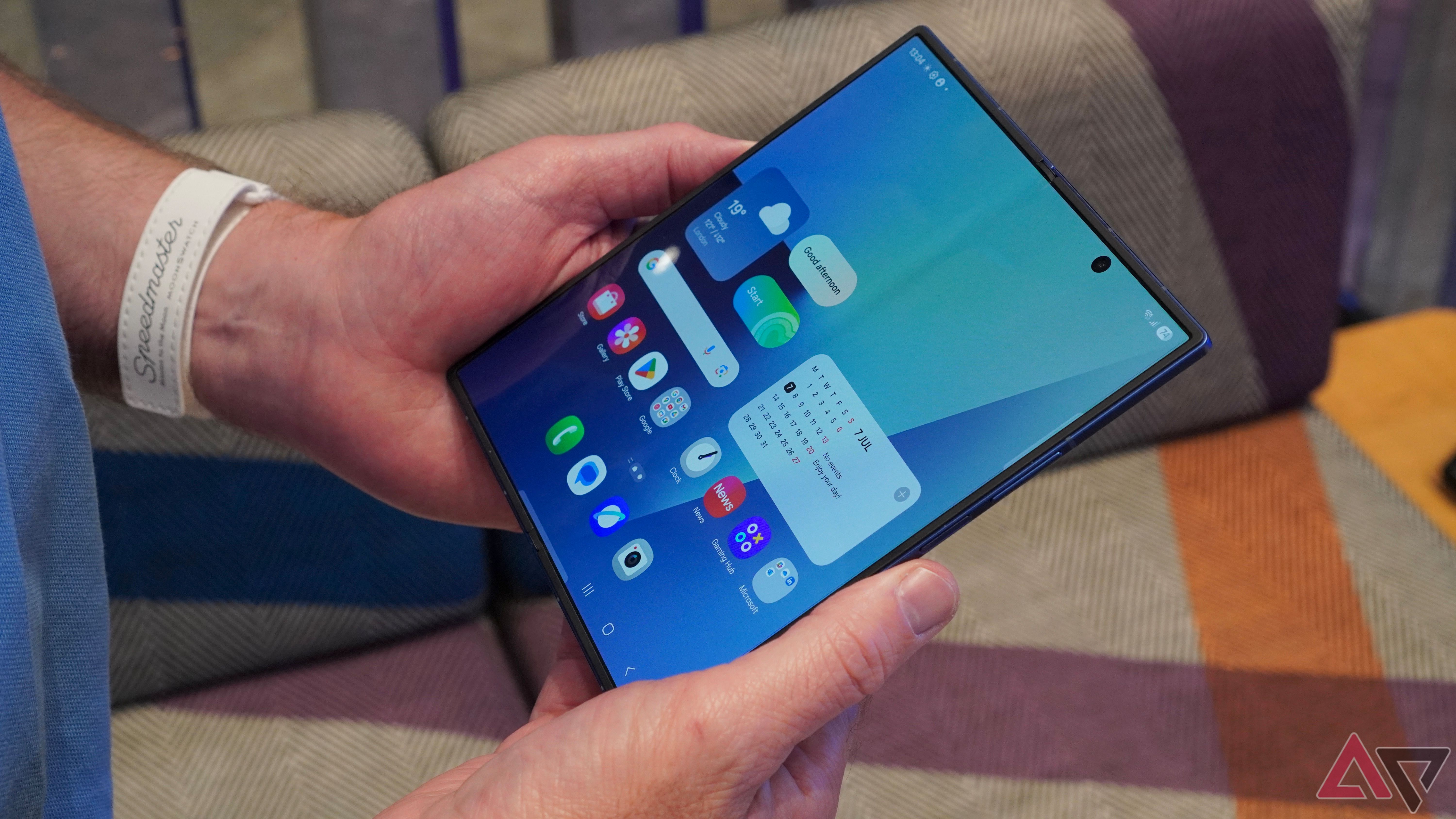 samsung-galaxy-z-fold-7-screen