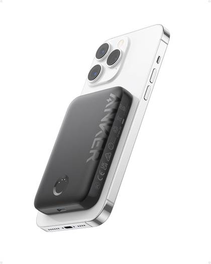 Apps panel on the external screen of the Motorola Razr 2025