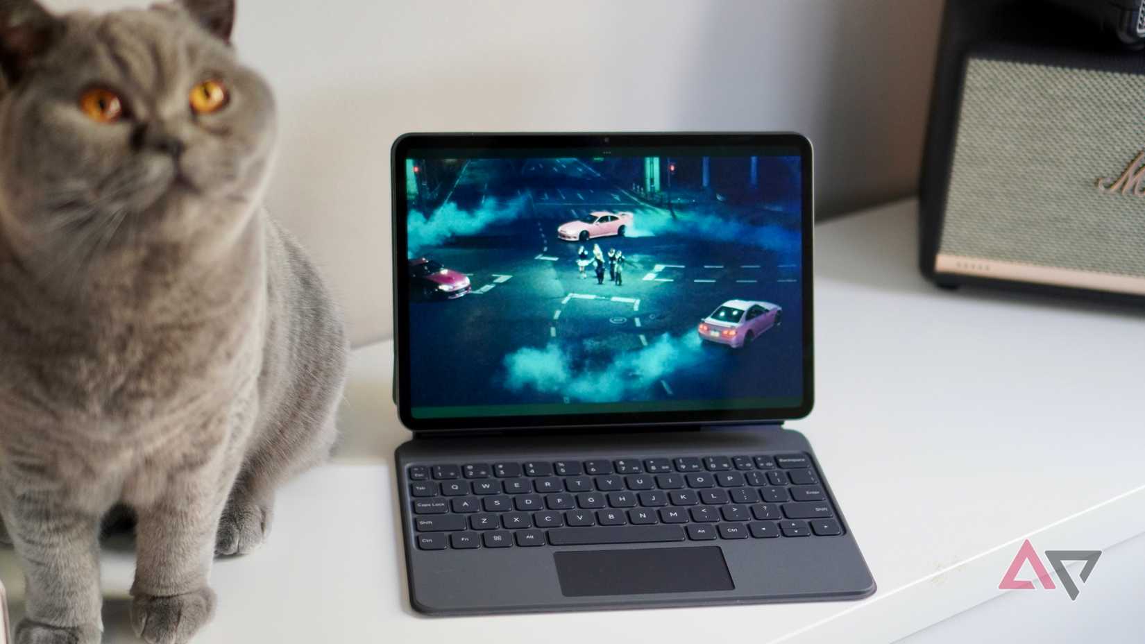 oneplus-nord-5-back-hand