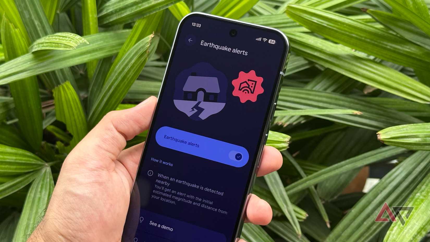 Apple iPhone 16 review: iOS 18 automatic icon tint
