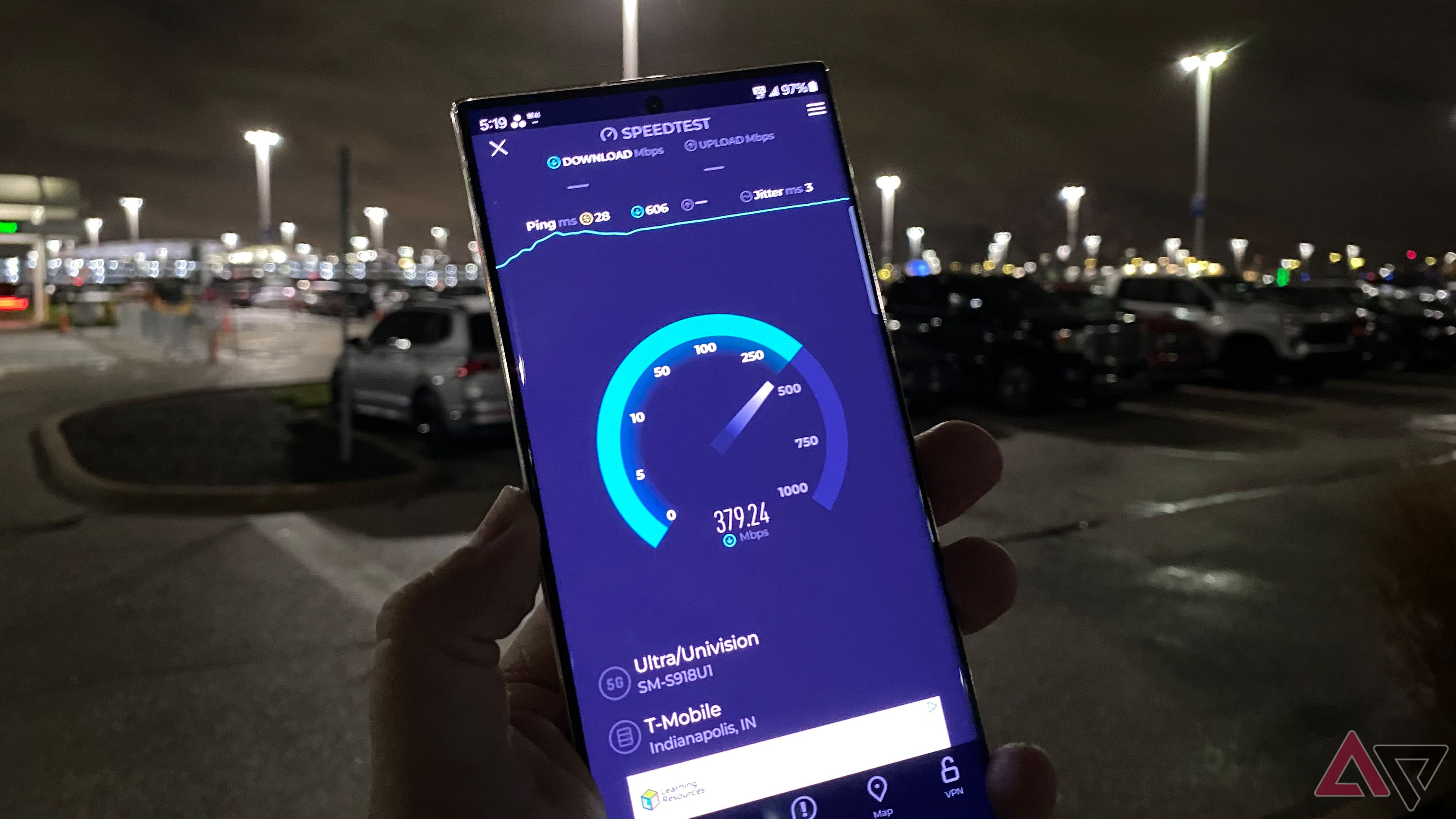 Mint Mobile review, speed test at the Airport (outside)