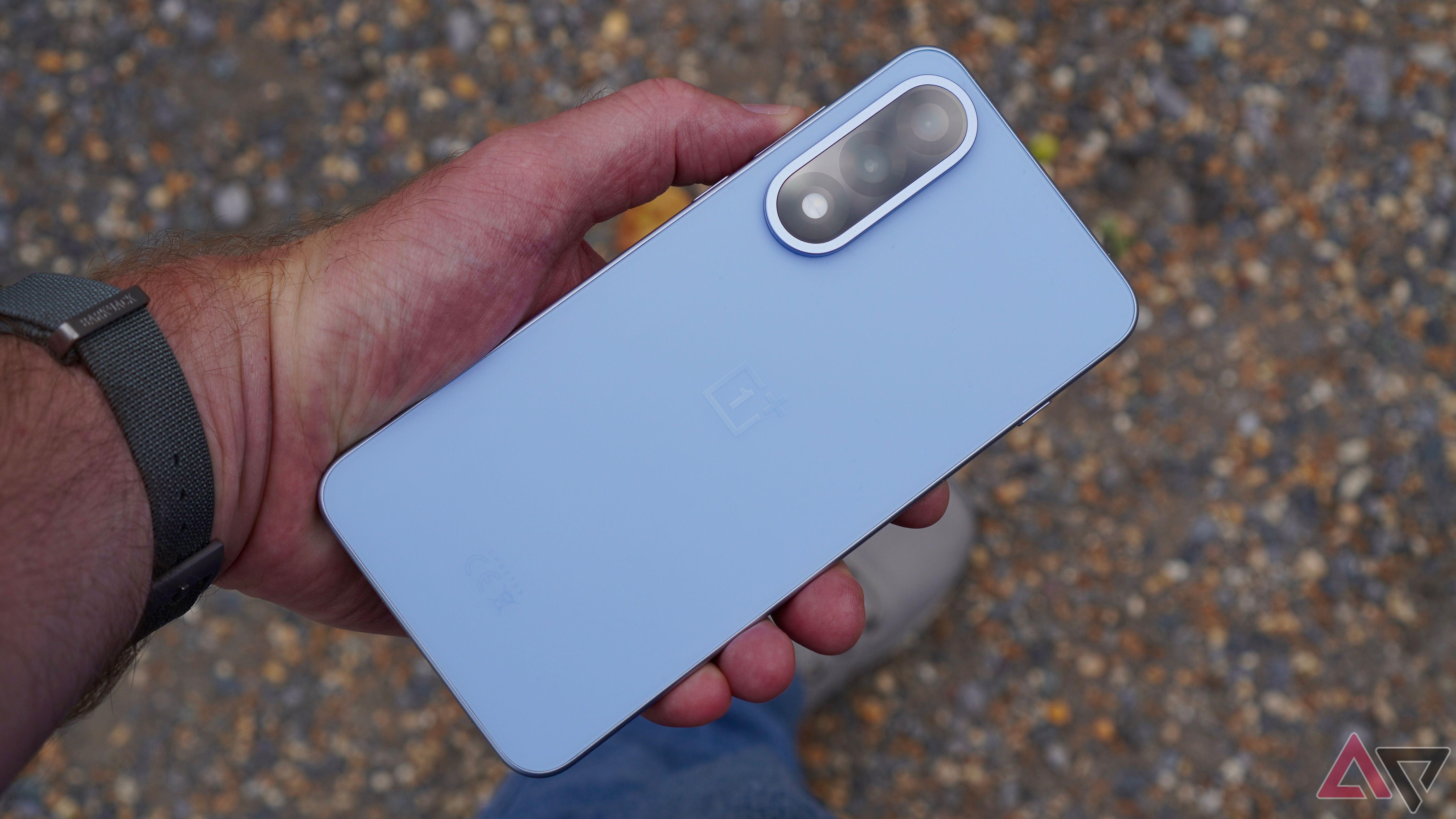 oneplus-nord-5-in-hand