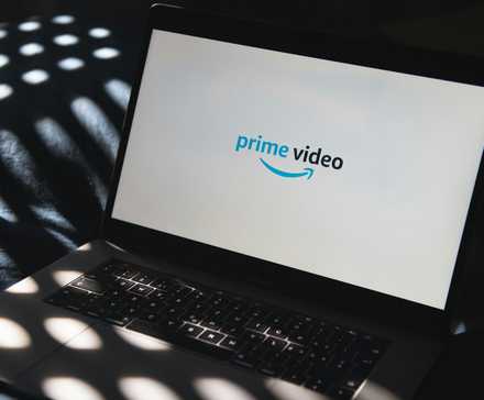 An image highlighting the OnePlus alert slider.