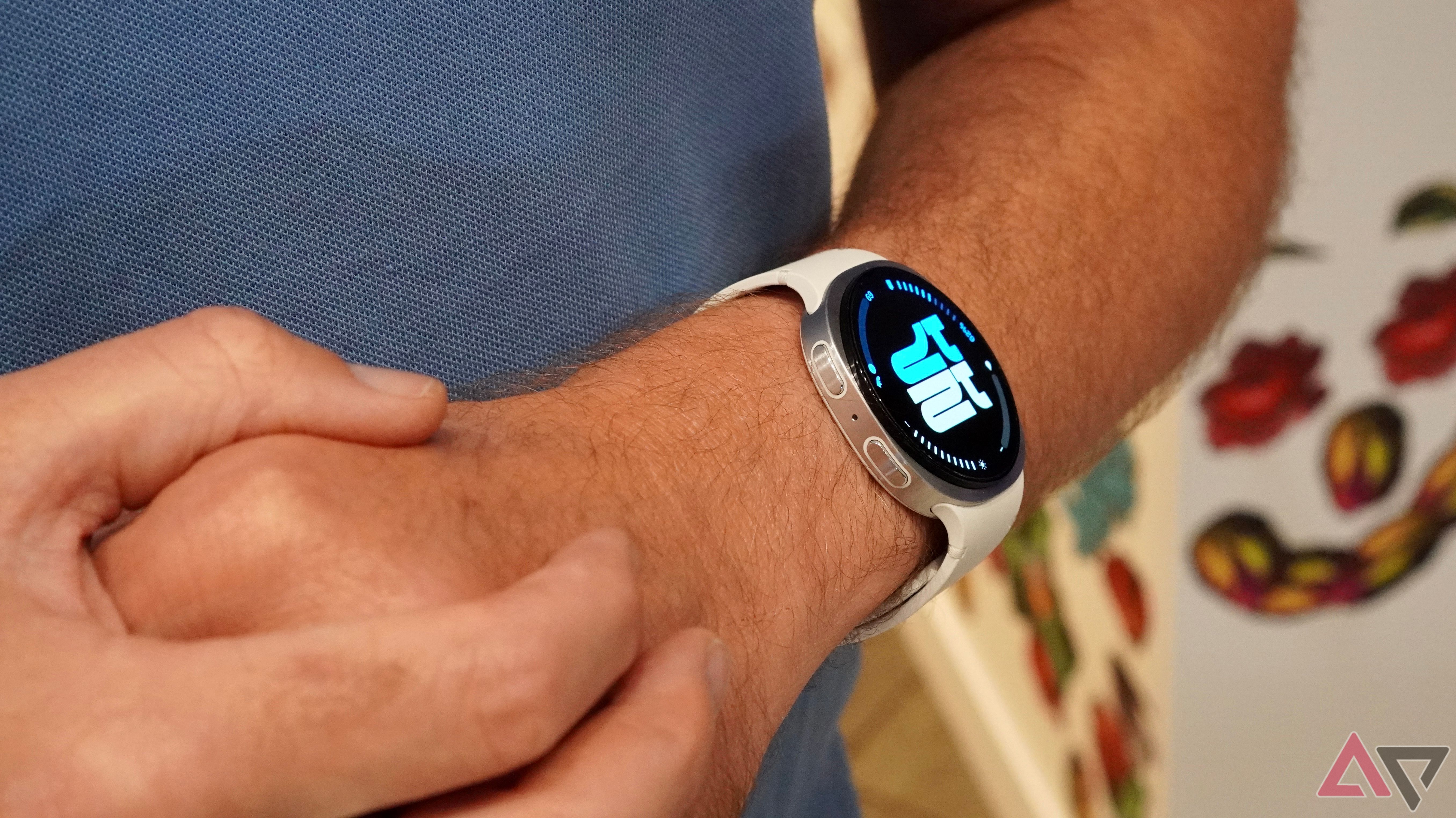 samsung-galaxy-watch-8-wrist-side-buttons